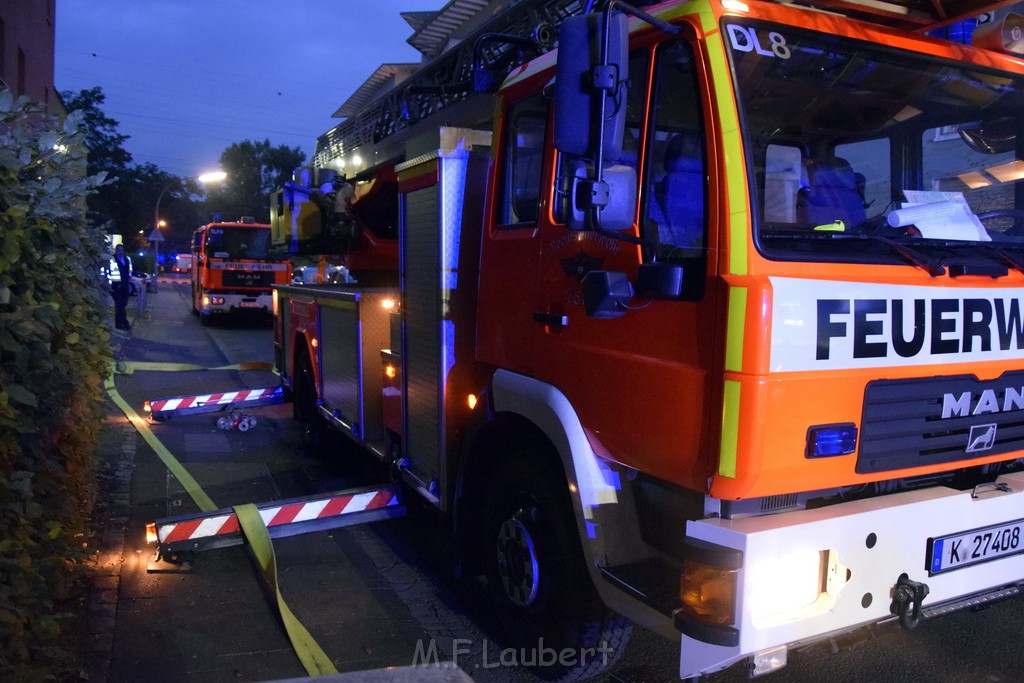 Feuer 2 Y Kellerbrand Koeln Ostheim Ruppinerstr P087.JPG - Miklos Laubert